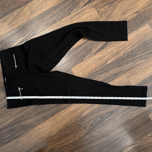 Le Chateau Women's Black Stretch Pants - Picture 10 of 10